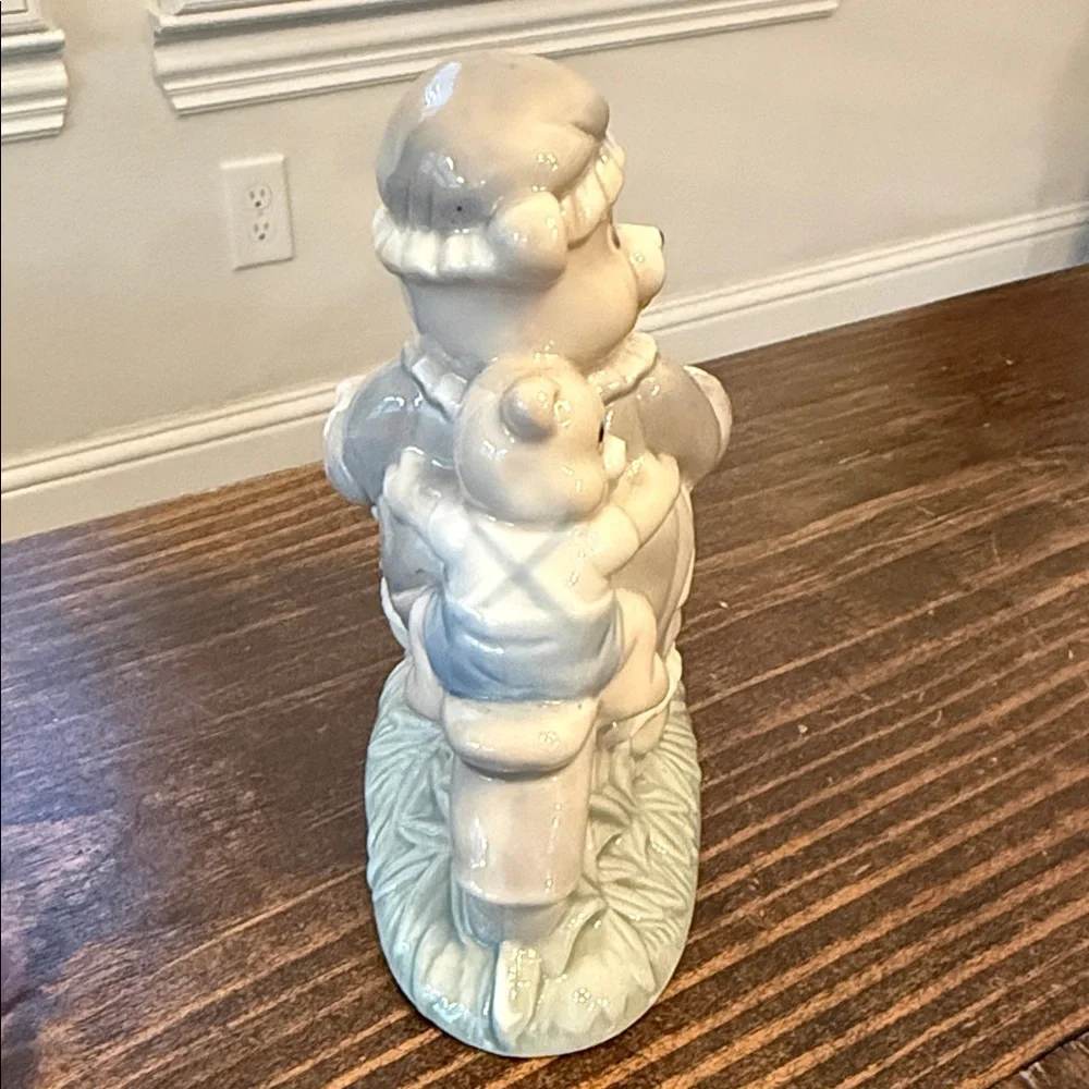 Charming Ceramic Bear Duo Figurine - Gray and Cream